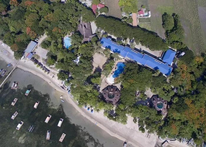 Resort: Matabungkay Beach Hotel