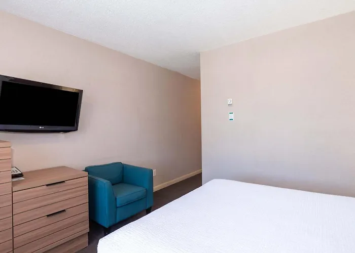 Pet Friendly hotel: Sandman Hotel Terrace