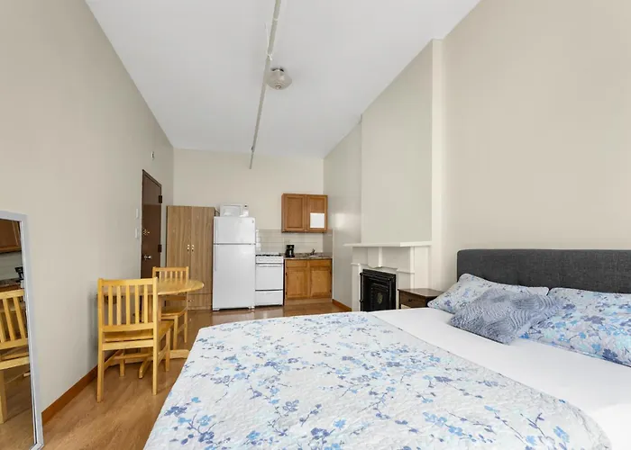 West 30Th Street Guest House