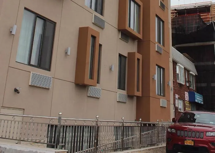 Airport Hotel: Hillside Hotel