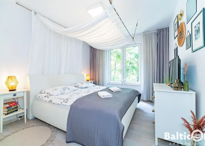 Apartamenty BalticON Polanki - Sauna, Fitness inclusive - Basen latem, Pool im Sommer