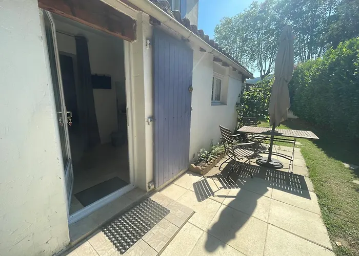 Hôtel avec piscine: Logis Hotel Le Domaine de la Régalière