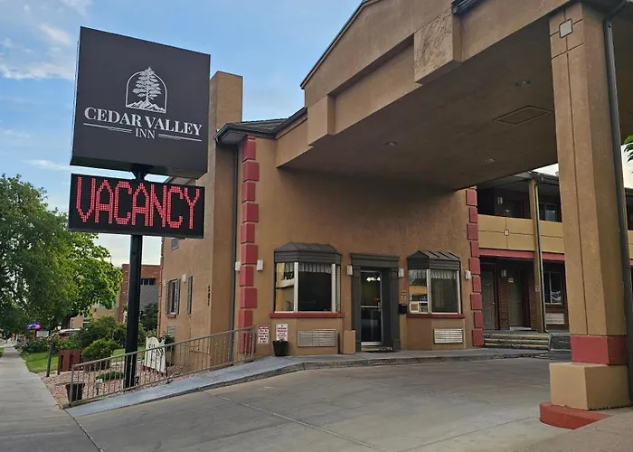 Hotel: Cedar Valley Inn