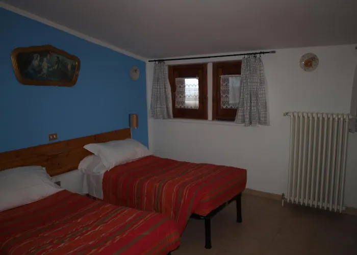 Della Luna QUESTO NON E' UN ALBERGO E' QUELLO CHE CERCAVI