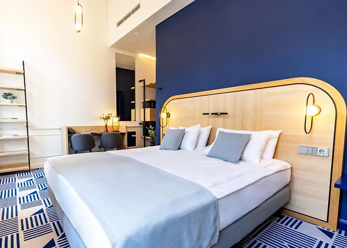 Family Hotel: Hotel Oktogon Haggenmacher By Continental Group