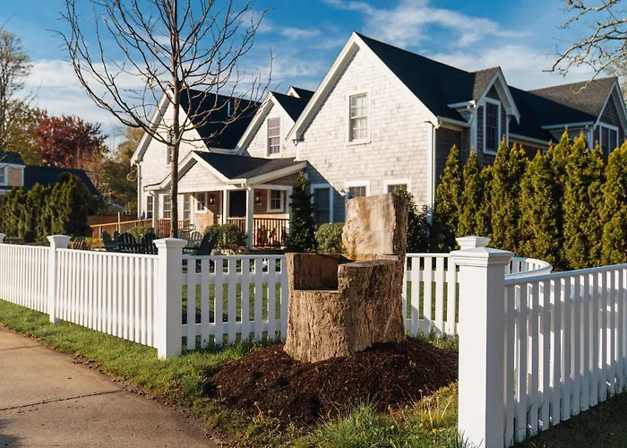 Pet Friendly hotel: The Franklin Hotel Martha'S Vineyard