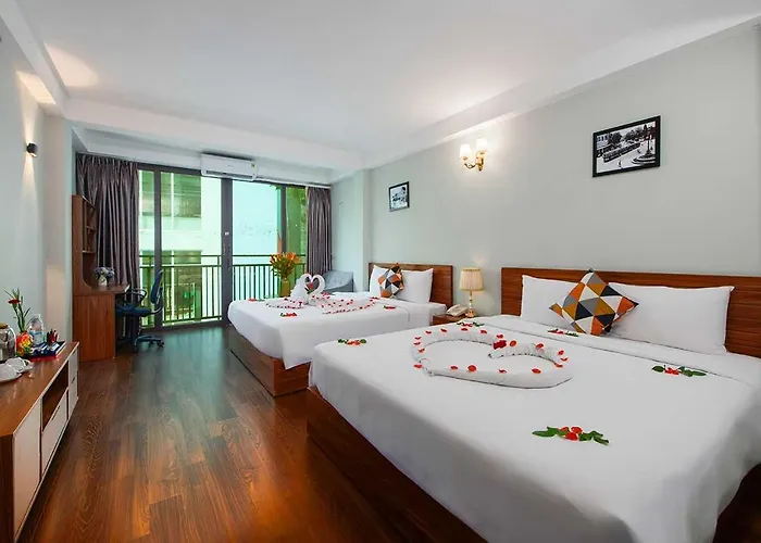 Hotel with view: Family Suite Hotel
