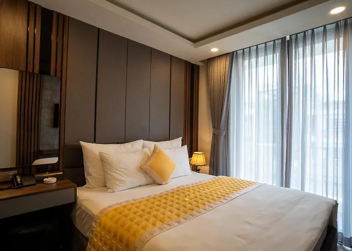 Pet Friendly hotel: The Moon 2 Hotel