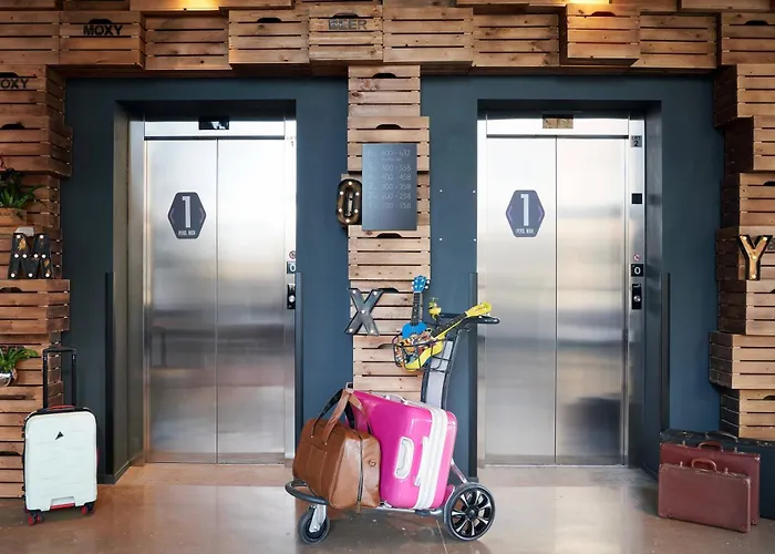 Pet Friendly hotel: Moxy Edinburgh Fountainbridge