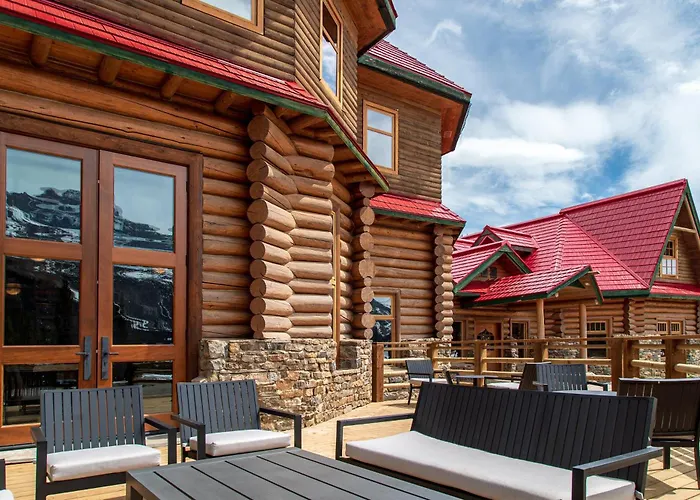 Lodge At Bow Lake