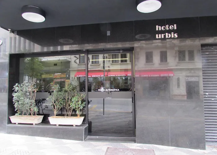 Hotel Urbis a 10 minutos Rua 25 de Março, Brás,Bom Retiro,a 2 minutos do Mirante Sampa Sky e pista de Skate Anhangabaú