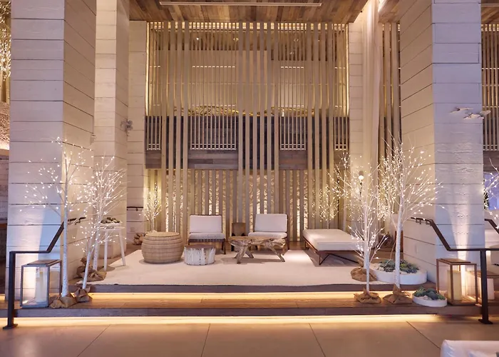 Resort: 1 Hotel South Beach