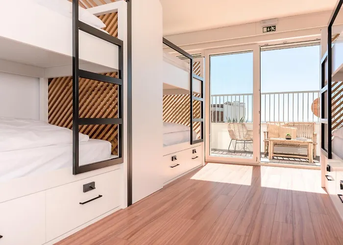 A Pousada The Salty Surf & Yoga Ericeira
