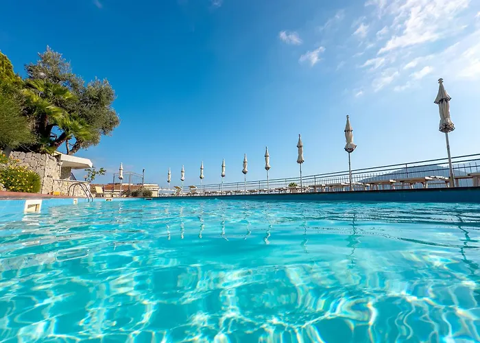 Hotel sulla spiaggia: Hotel Cristina