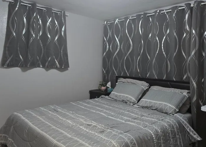 Vacation rental: Falstaff Home