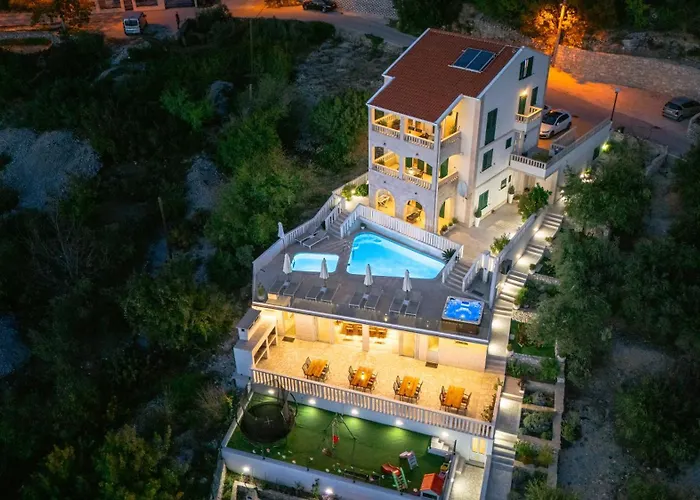 Ferienvermietung: Villa Hills