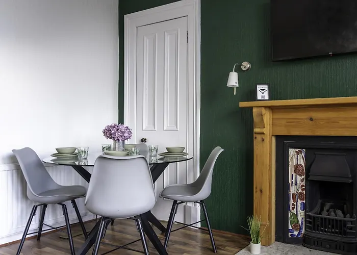 Pet Friendly hotel: Balmoral Villa, Oban