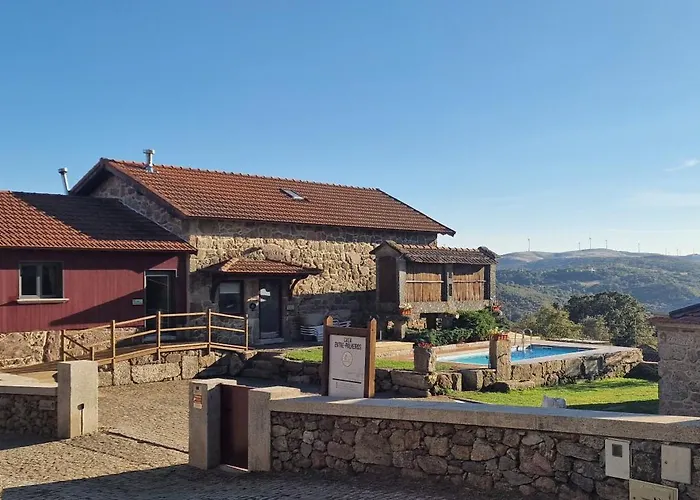 Casa Entre-Palheiros E Casa Do Canastro