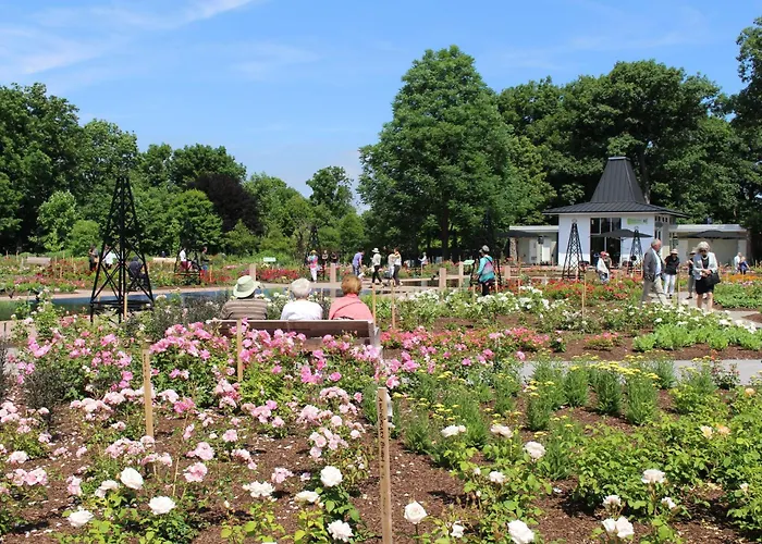 Beach hotel: Holiday Inn Burlington Conference Centre By Ihg