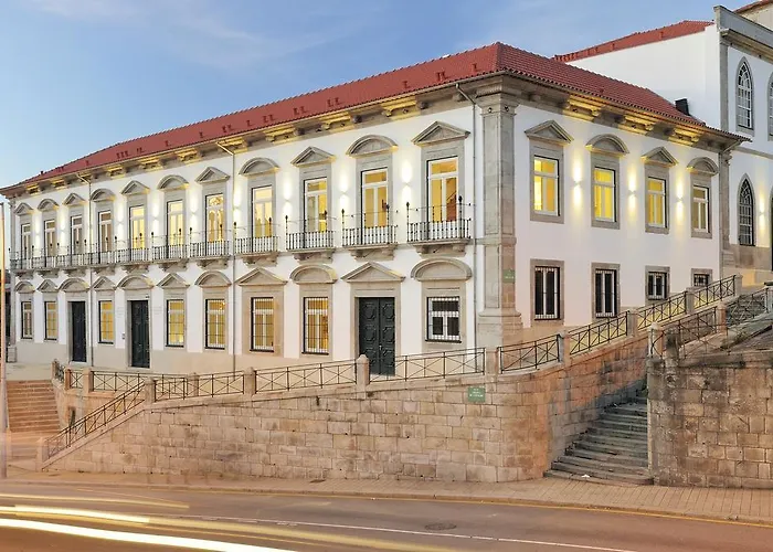 Ferienvermietung: Condes De Azevedo Palace Apartments