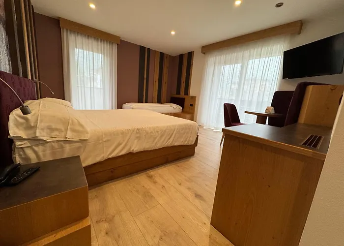 Albergo centrale: Hotel Paganella