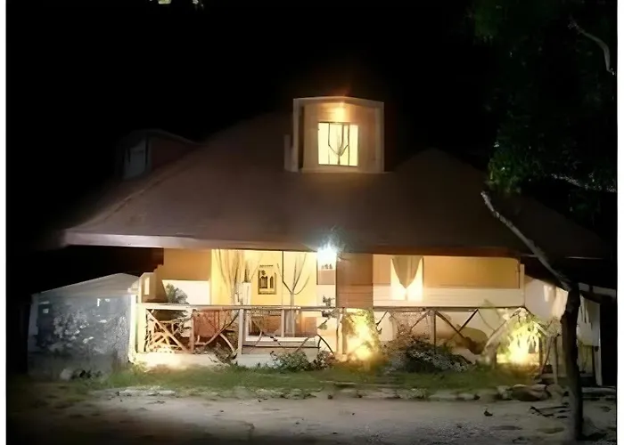 Resort: Matabungkay Beach Hotel
