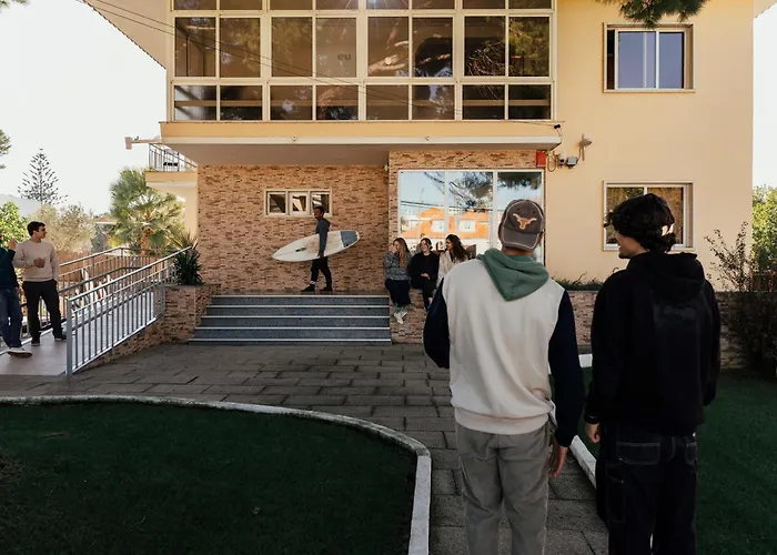 Lisbon Surf Hostel Carcavelos 