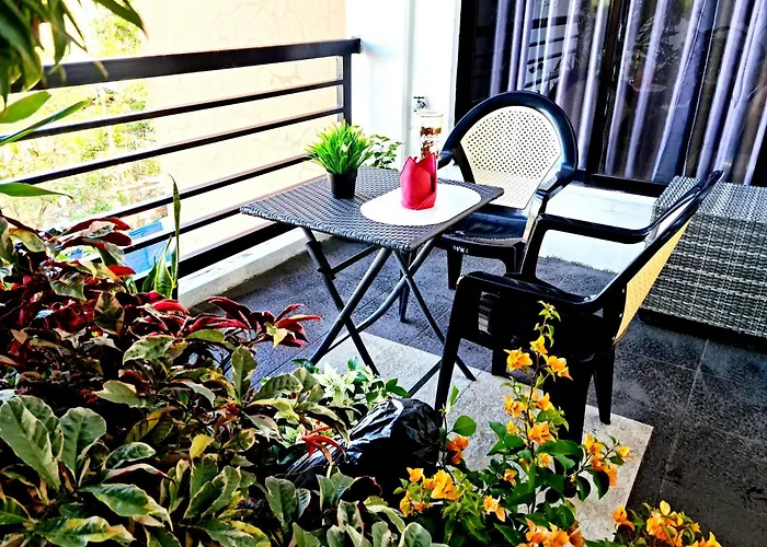 Hotel with view: Date & Dine Resort