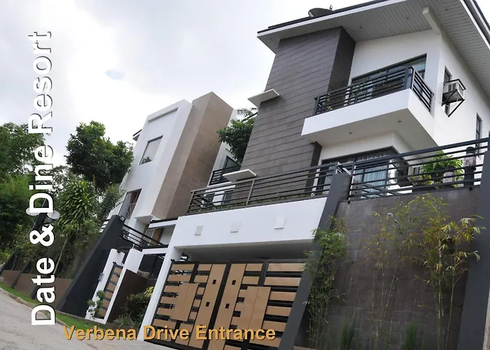 Hotel with view: Date & Dine Resort