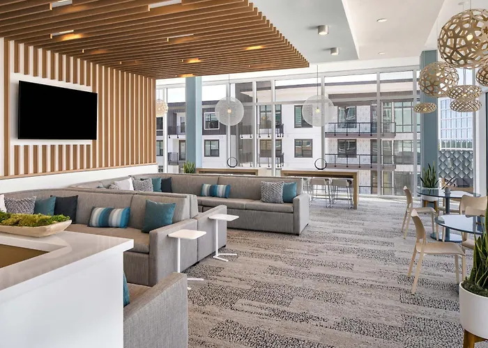 Luxury hotel only: Element Tampa Midtown