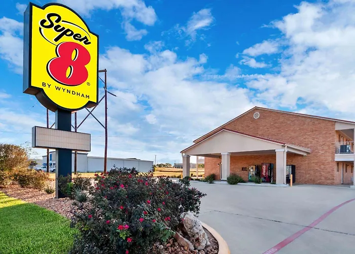 Motel: Super 8 By Wyndham Pleasanton