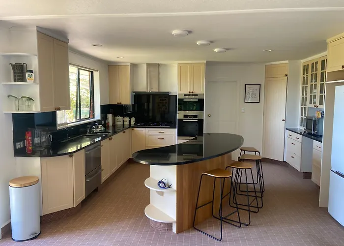 Fairhall Guest Lodge