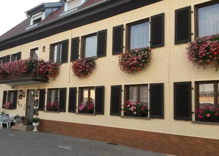 Hotel: Pension Arnold Neuenburg