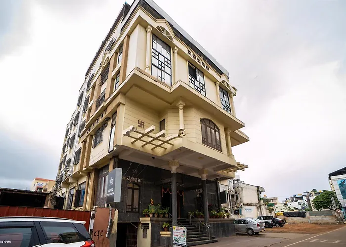 Cheap hotel: Hotel Vyshak International