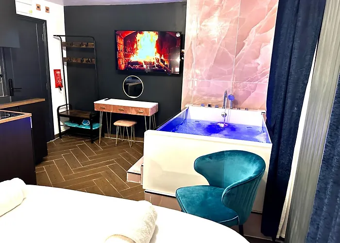 Hotel with view: G Eighty Four