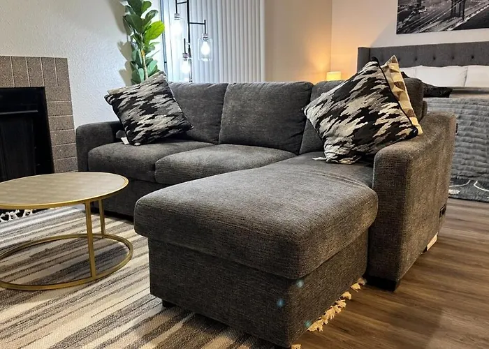 Prime Lux Modern & Cozy Studio