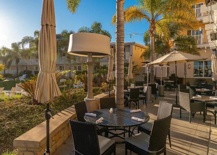 Hotel with view: Jamaica Bay Inn Marina Del Rey Tapestry Collection By Hilton