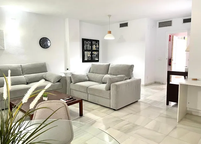 Apartamentos y casas SERINAMAR- Banús, Marbella
