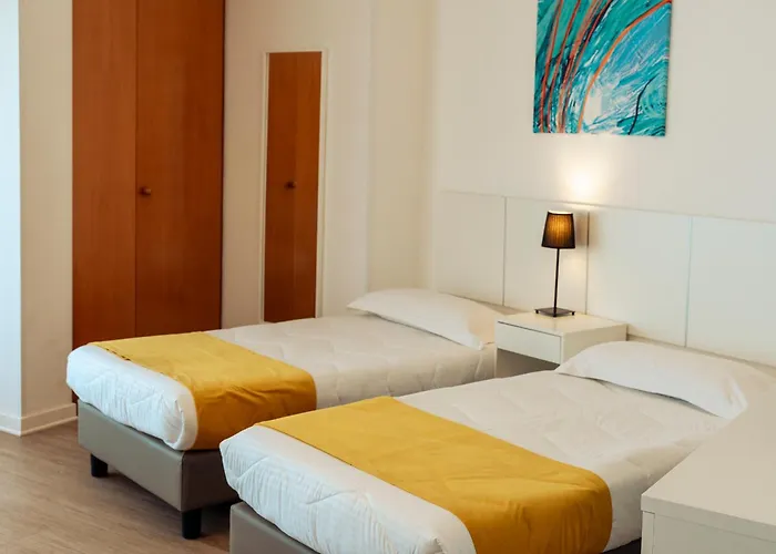 Hotels with pool Bel 3
