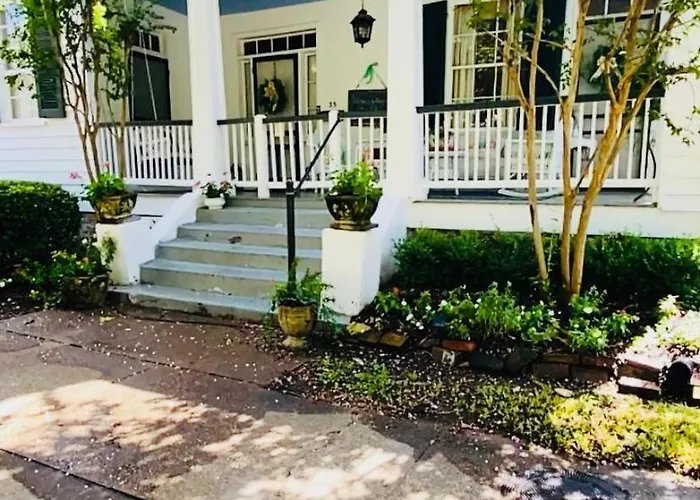 Magnolia Cottage Bed And Breakfast