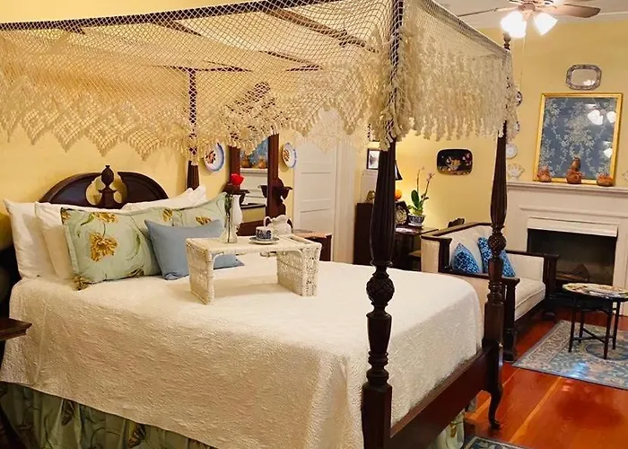 Magnolia Cottage Bed And Breakfast