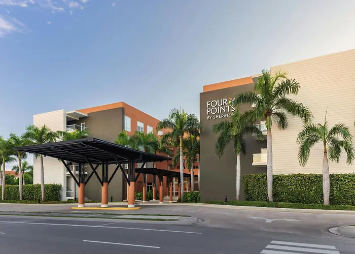 Hotels with pool Four Points By Sheraton
