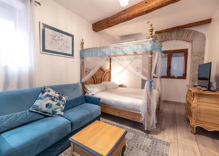 Casa de huéspedes: Chambre Du Puits Du Couvent