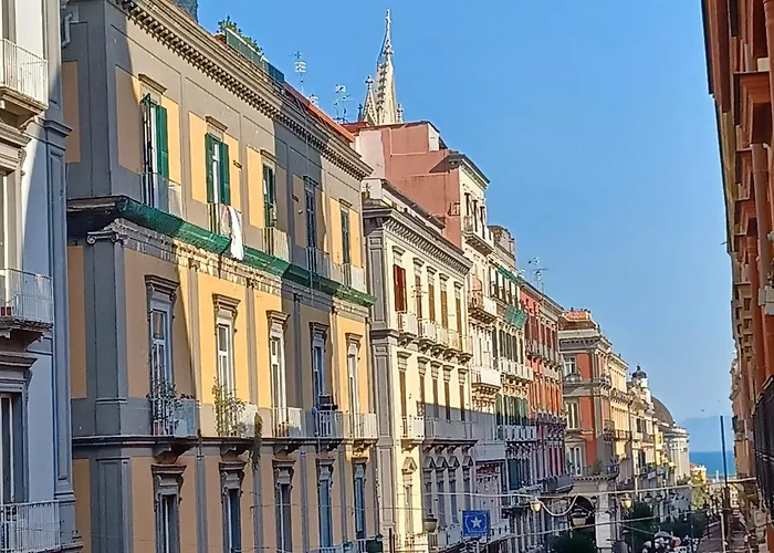 Hotel sulla spiaggia: Domus Duomo B&B Napoli