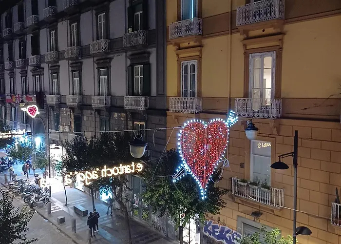 Hotel sulla spiaggia: Domus Duomo B&B Napoli