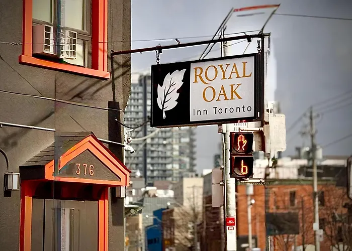 Hotels Close to Airport Royal Oak Inn
