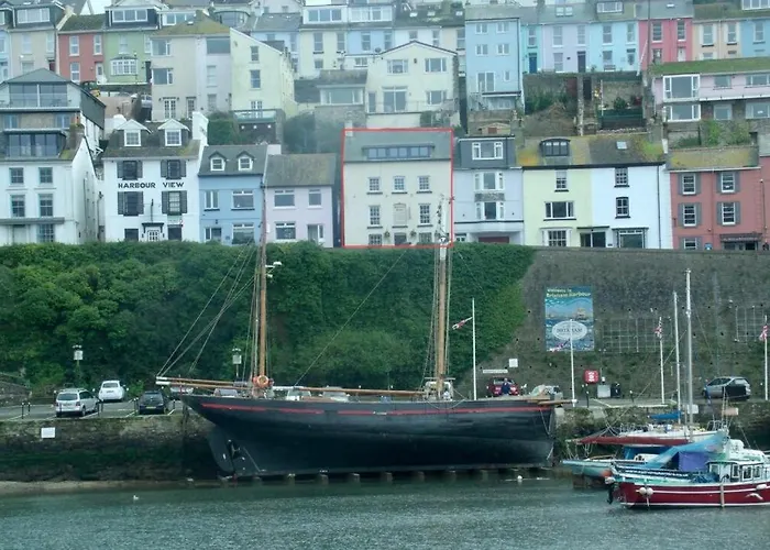 B&B only: Sampford Harbour Side Guest House