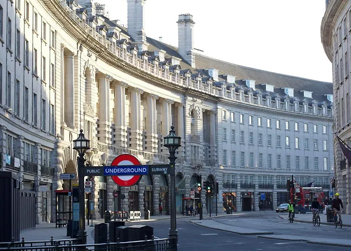 Zedwell Capsule Piccadilly Circus