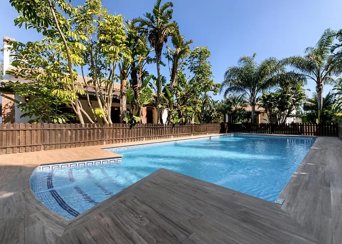 Chalet: Hacienda Roche Viejo