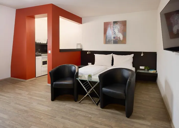 Hotel Villa-Bassermann, stilvoll, 2 Min zum Schloss, schnelles WLAN&Parkplatz Schwetzingen